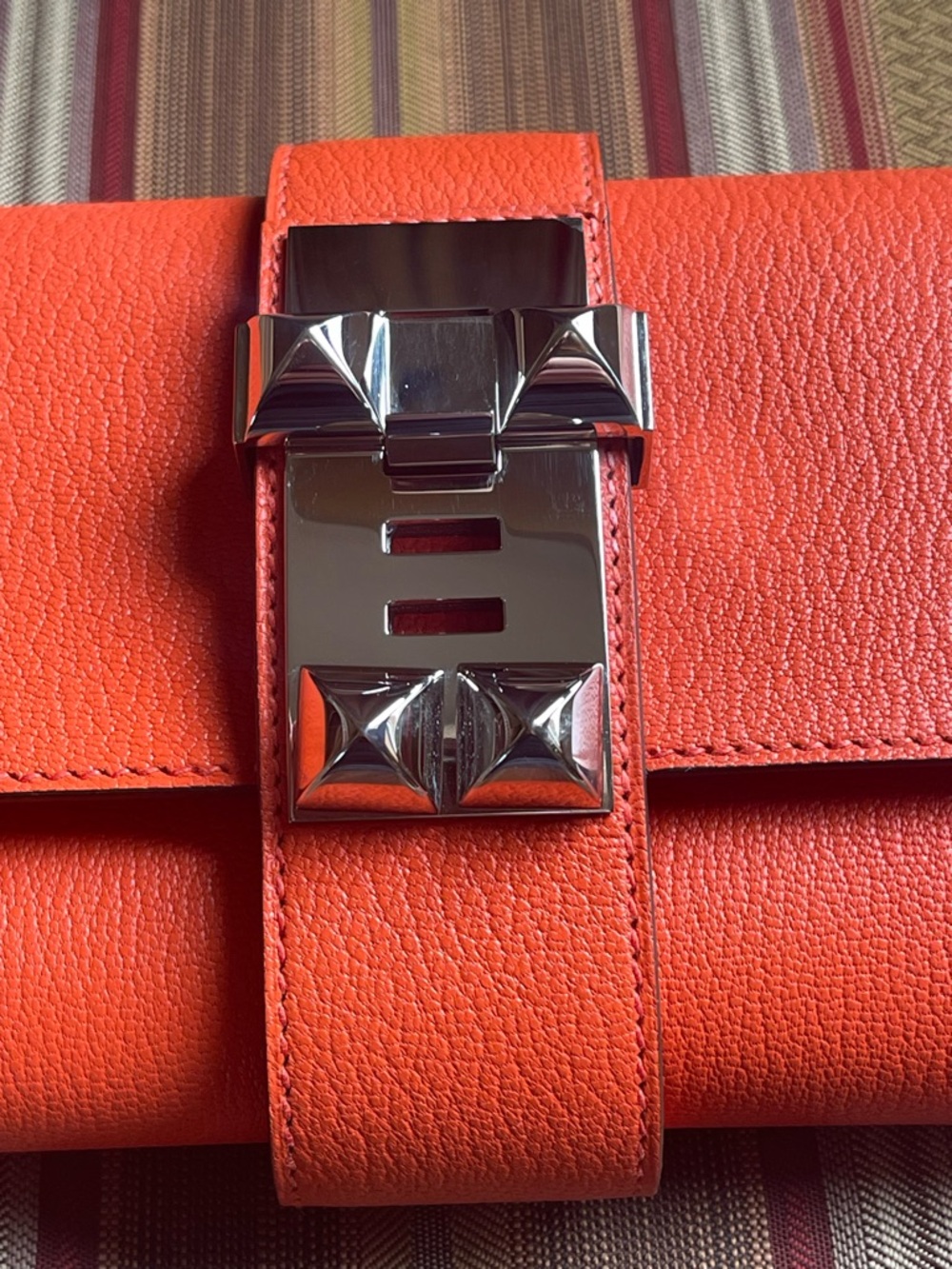 LIKE NEW HERMES SANGUINE ORANGE TADELAKT LEATHER MEDOR CLUTCH PALLADIUM HARDWARE - Picture 8 of 17